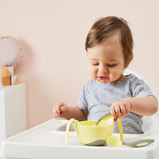 child with Toddler cutlery set - banana split - b.box for kids